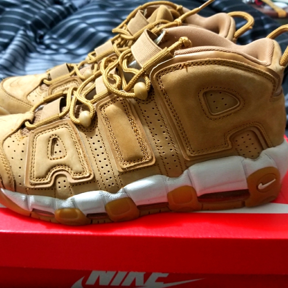 Nike Up temple